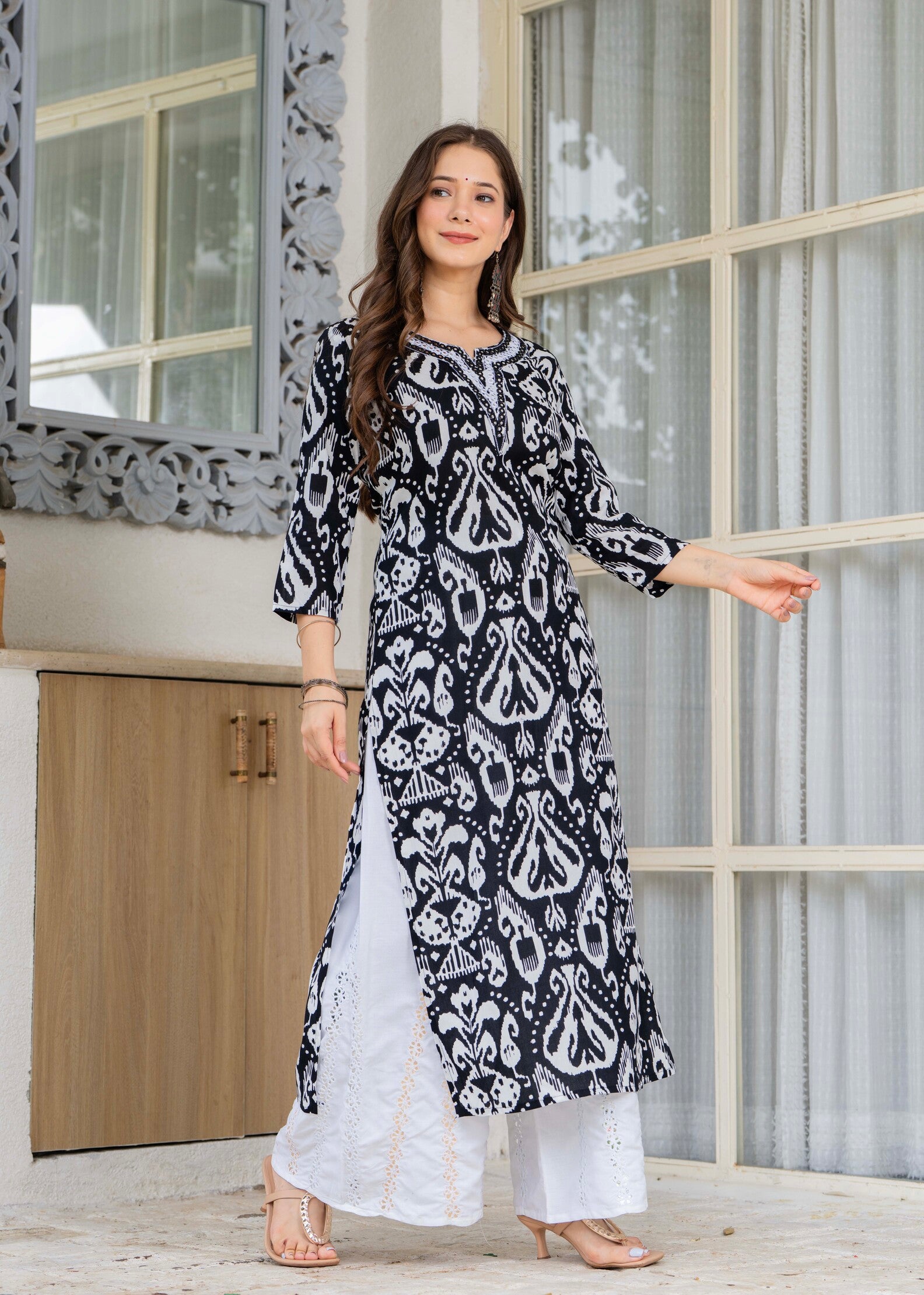 Black & White Ethnic Printed Round Neck Pure Cotton Kurta