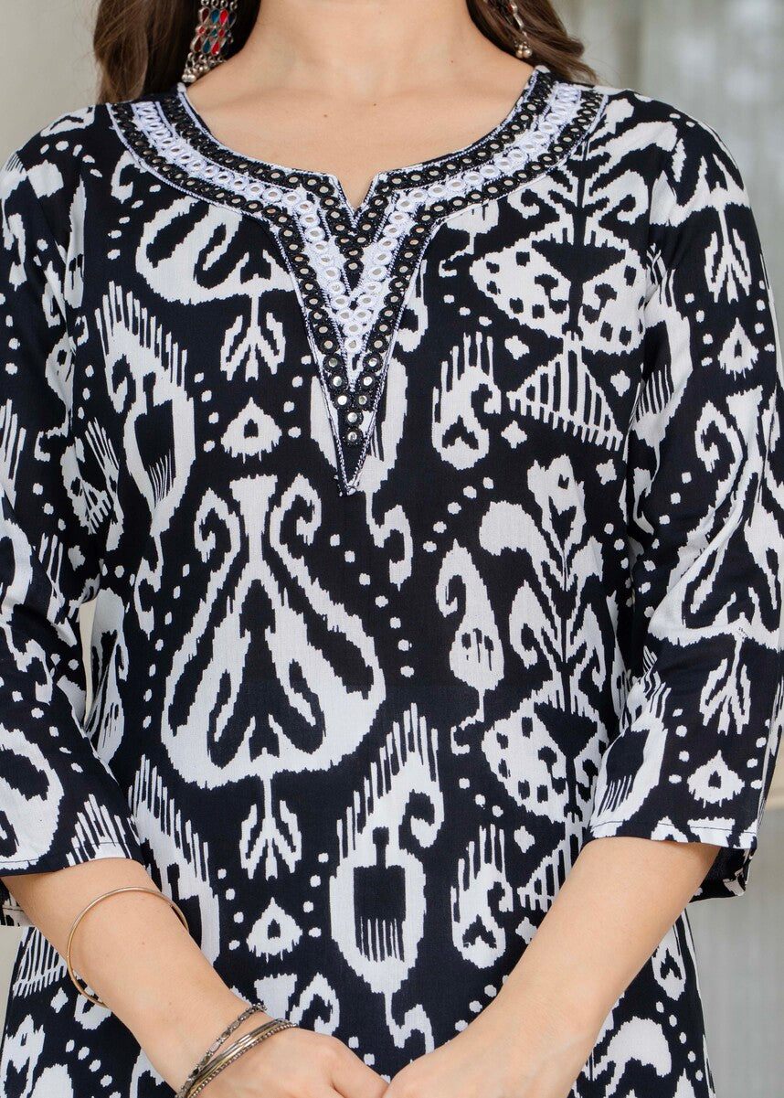 Black & White Ethnic Printed Round Neck Pure Cotton Kurta