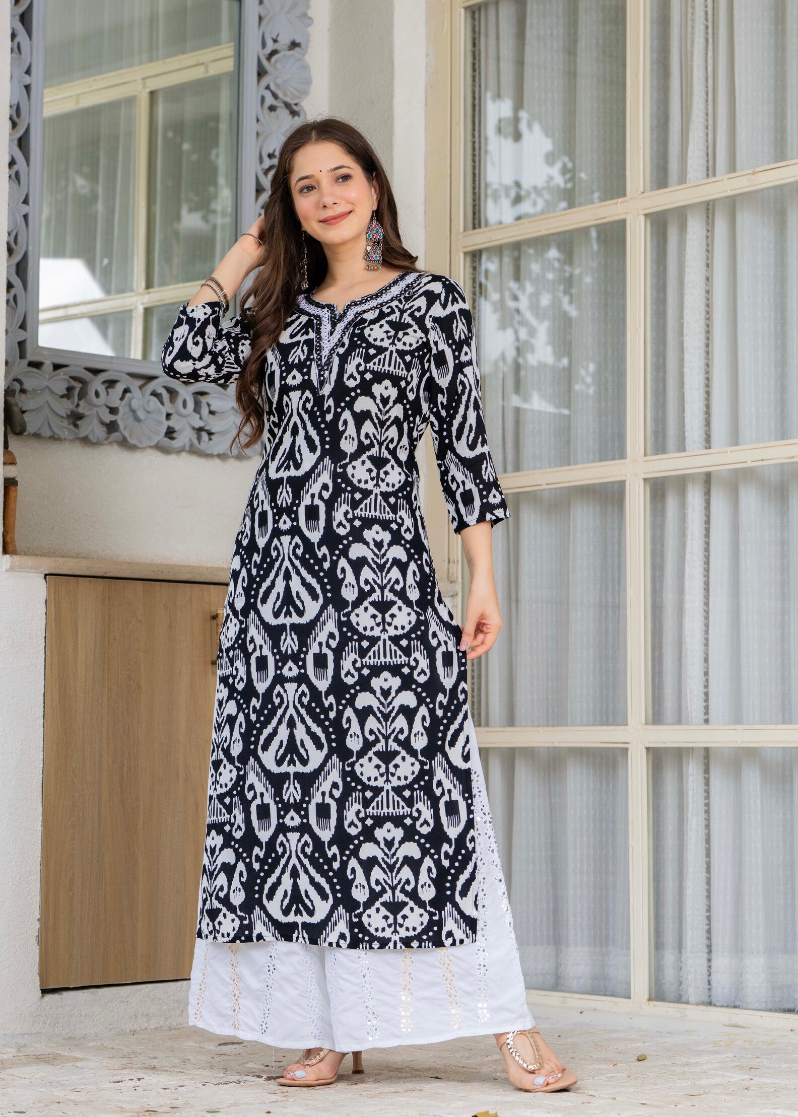 Black & White Ethnic Printed Round Neck Pure Cotton Kurta