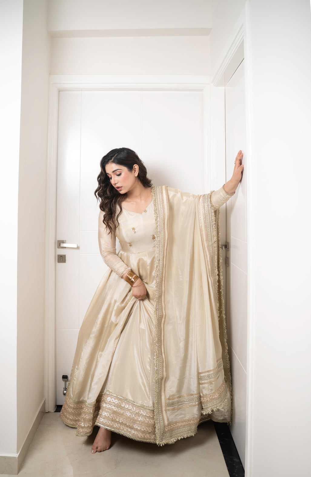 Fashion4word Luxury Premium White Gher Suit with Dupatta