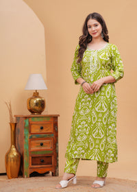 Parrot Green Ethnic Printed Round Neck Pure Cotton Kurta with Pant