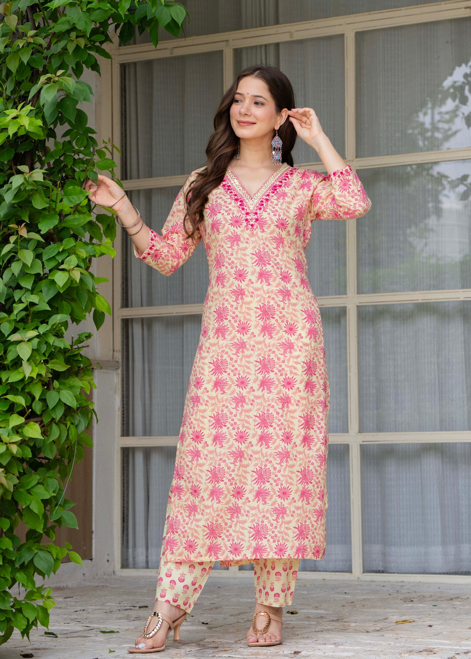 Pink Floral Ethnic Printed Round Neck Pure Cotton Kurta with Pant