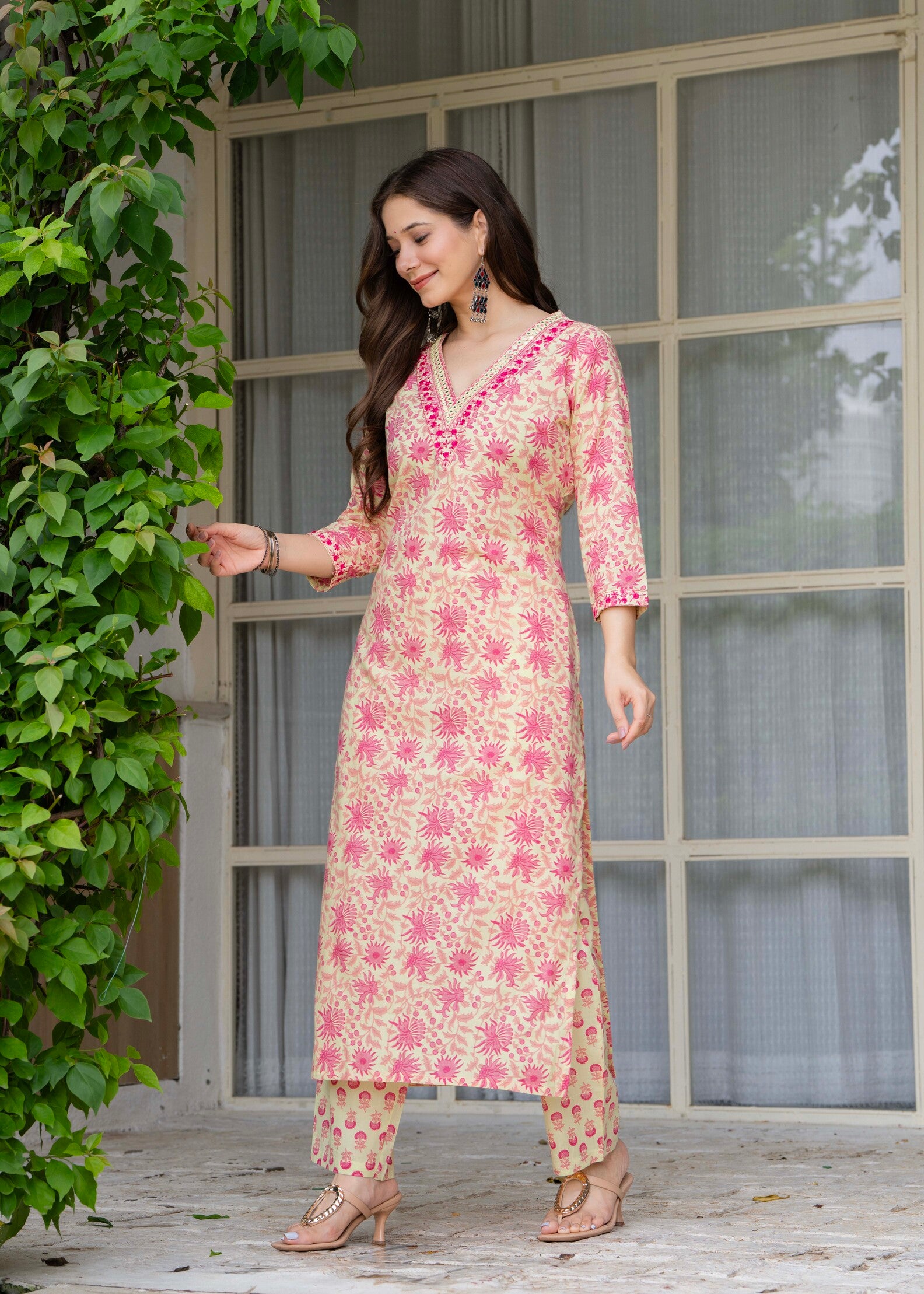 Pink Floral Ethnic Printed Round Neck Pure Cotton Kurta with Pant