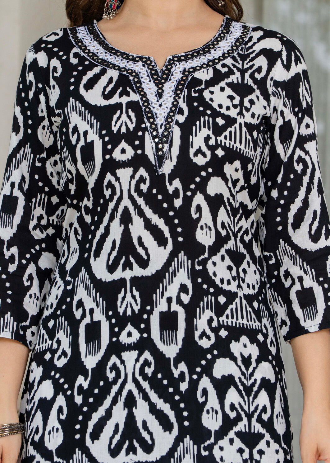 Black Ethnic Printed Round Neck Pure Cotton Kurta with Pant