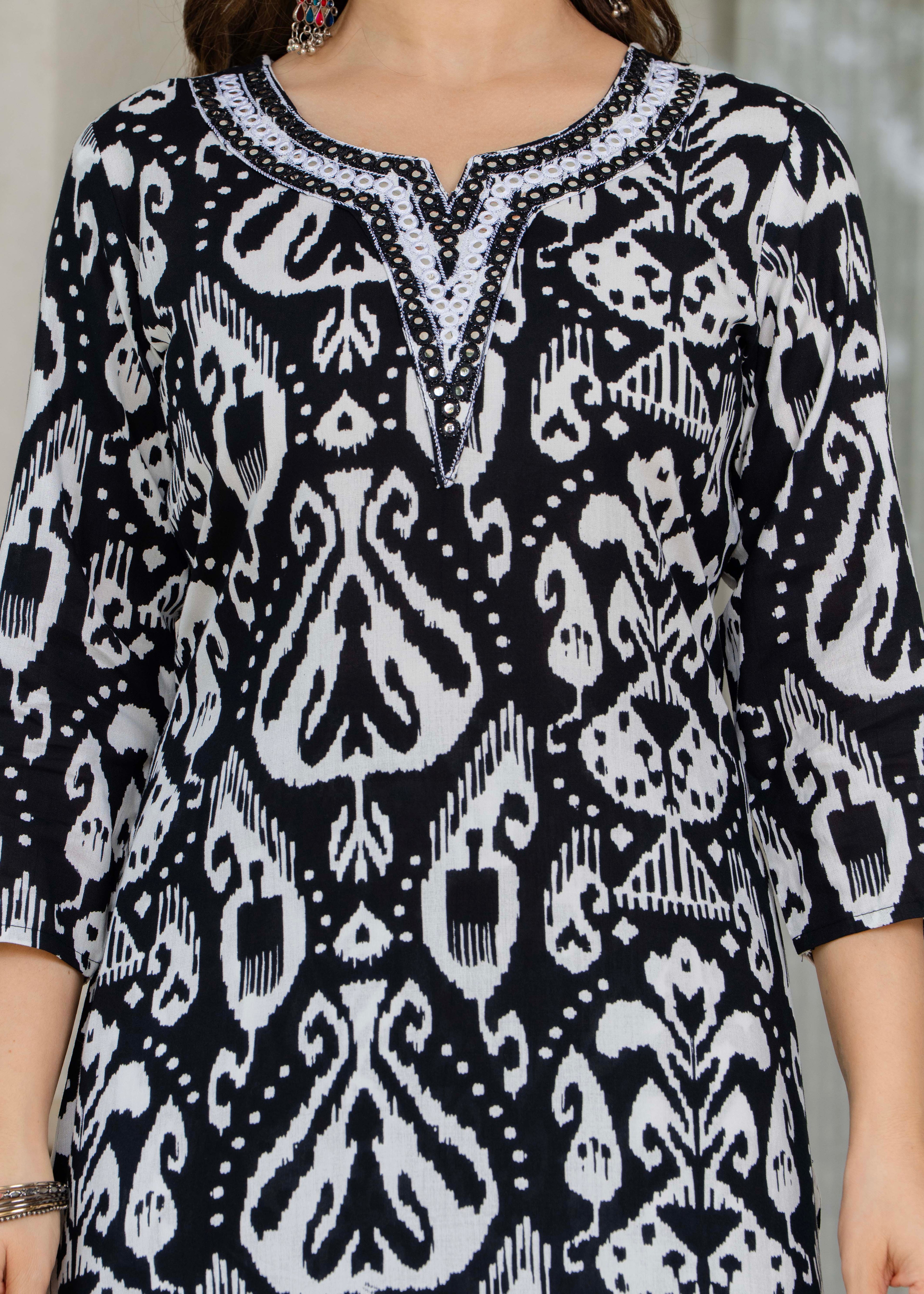 Black Ethnic Printed Round Neck Pure Cotton Kurta with Pant